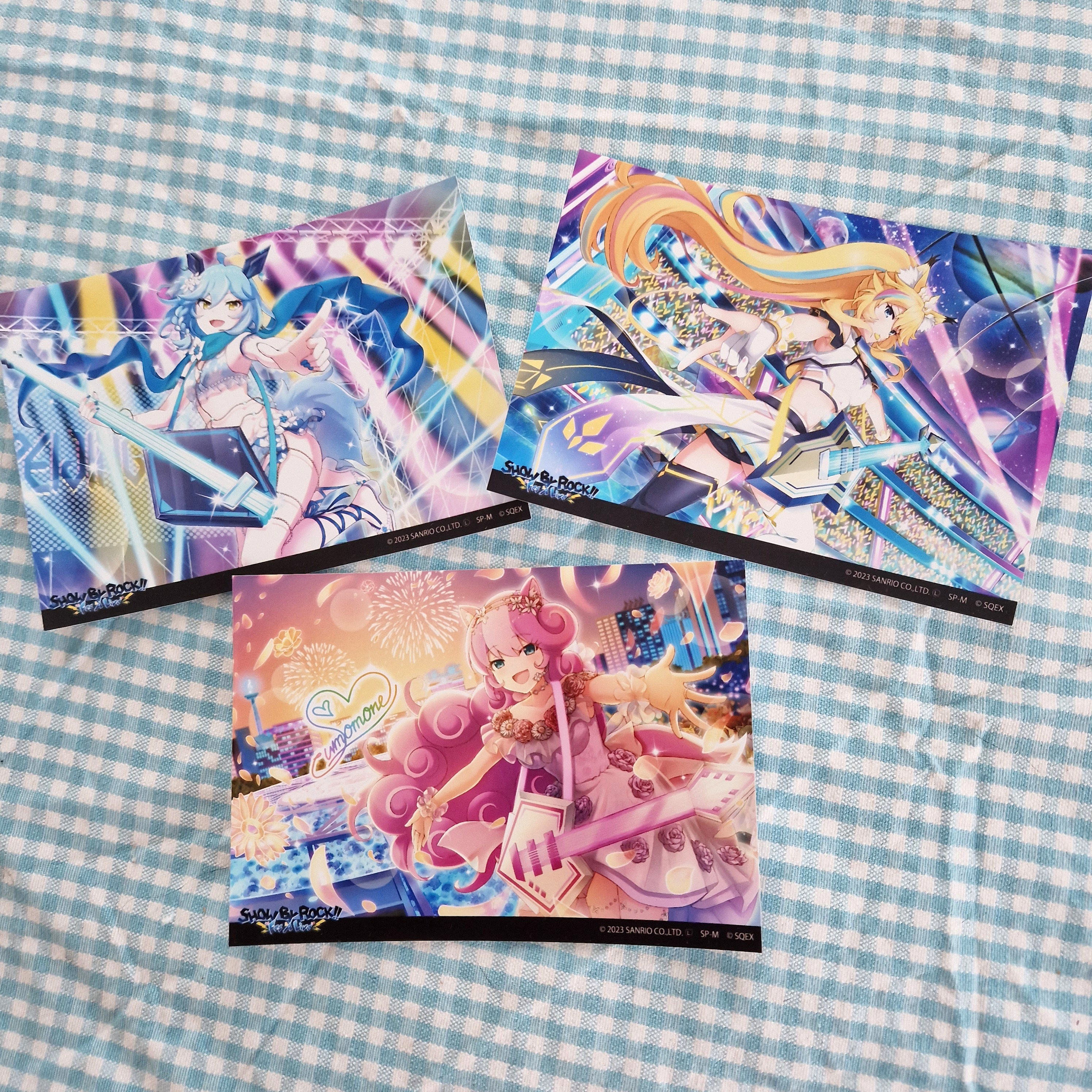 Three postcards of the members of Reijing Signal from Show By Rcok. Uiui on the left, Rararin on the right, Sumomone on the bottom.